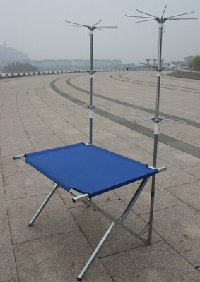 臨海市金蘋果塑鋼制品廠新品解析 多功能折疊飾品展示架，賦能夜市地?cái)偨?jīng)濟(jì)